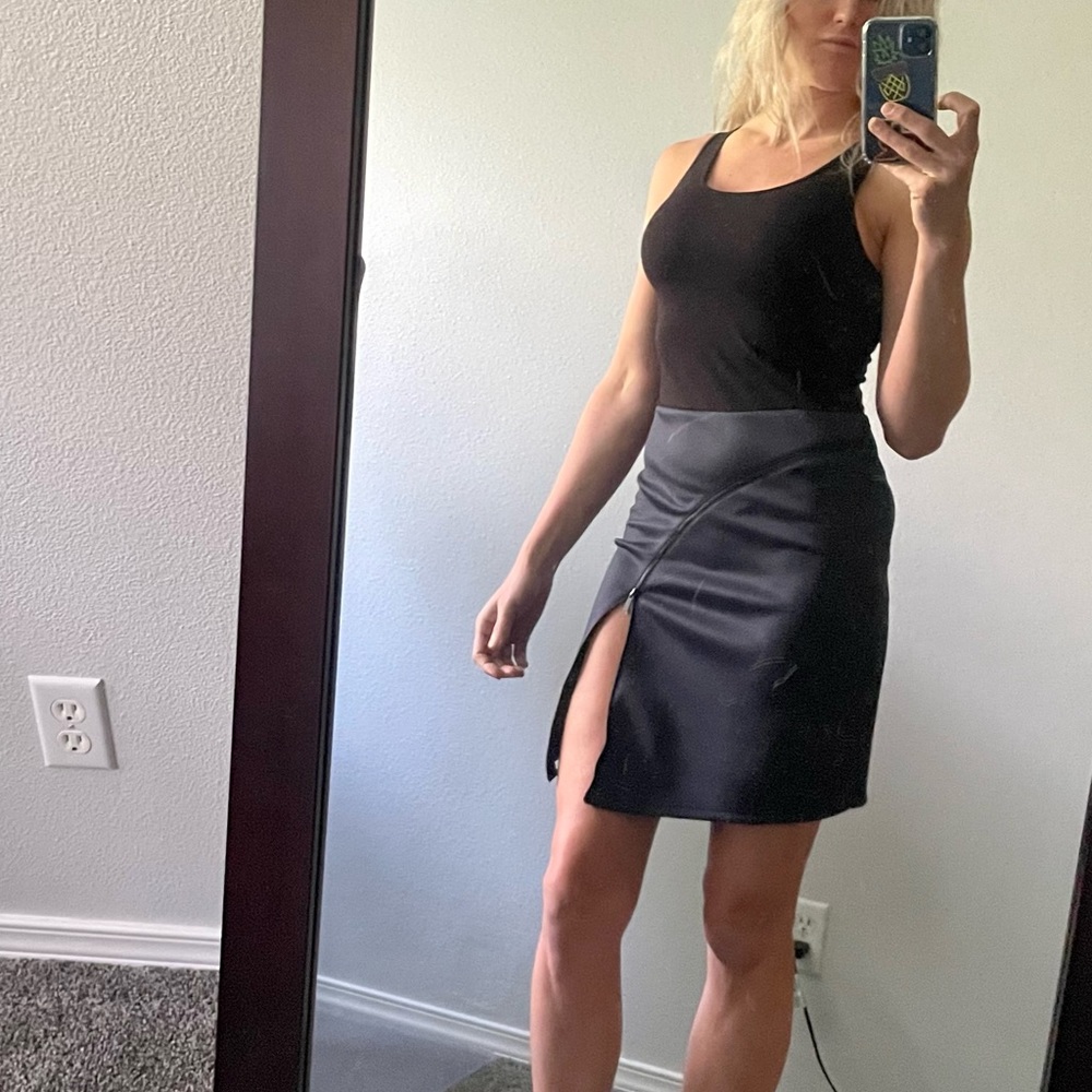 Rachel Roy ✨ Black & Navy dress